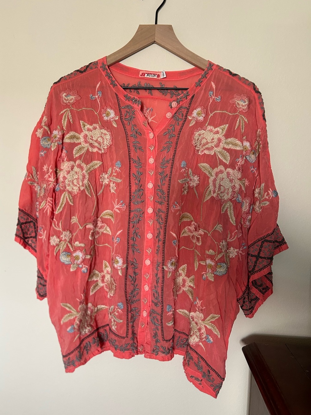 Johnny Was Salmon button down embroidered floral blouse Large EUC